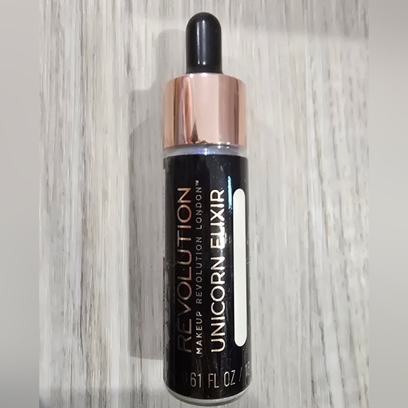 Makeup Revolution Liquid Highlighter Unicorn Elixer .61 fl Oz New Sealed - Picture 1 of 3